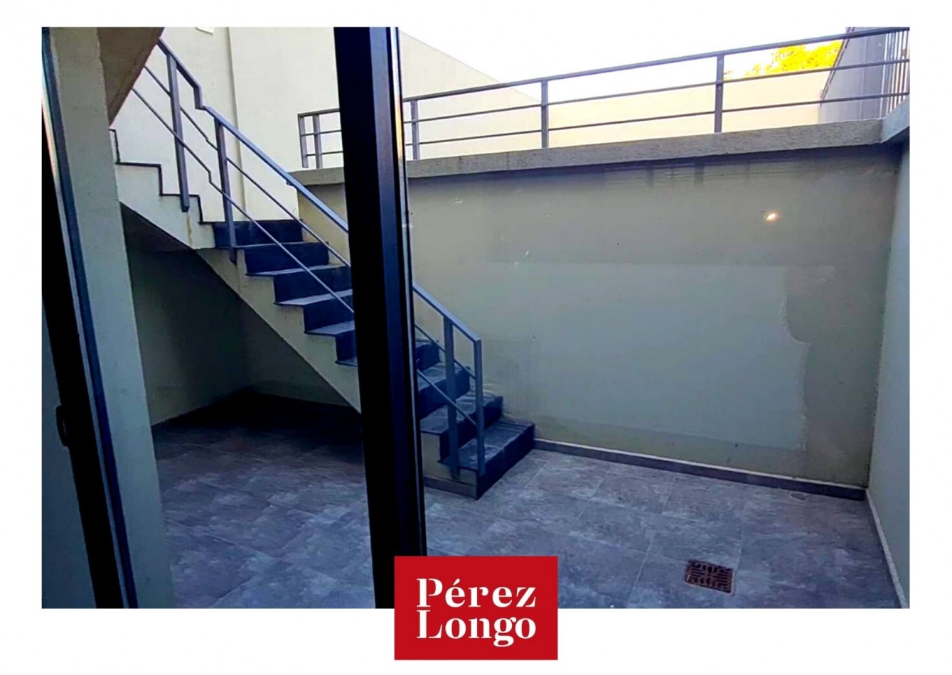 DUPLEX 5 AMB CON GARAGE. BARRIO LA FLORIDA