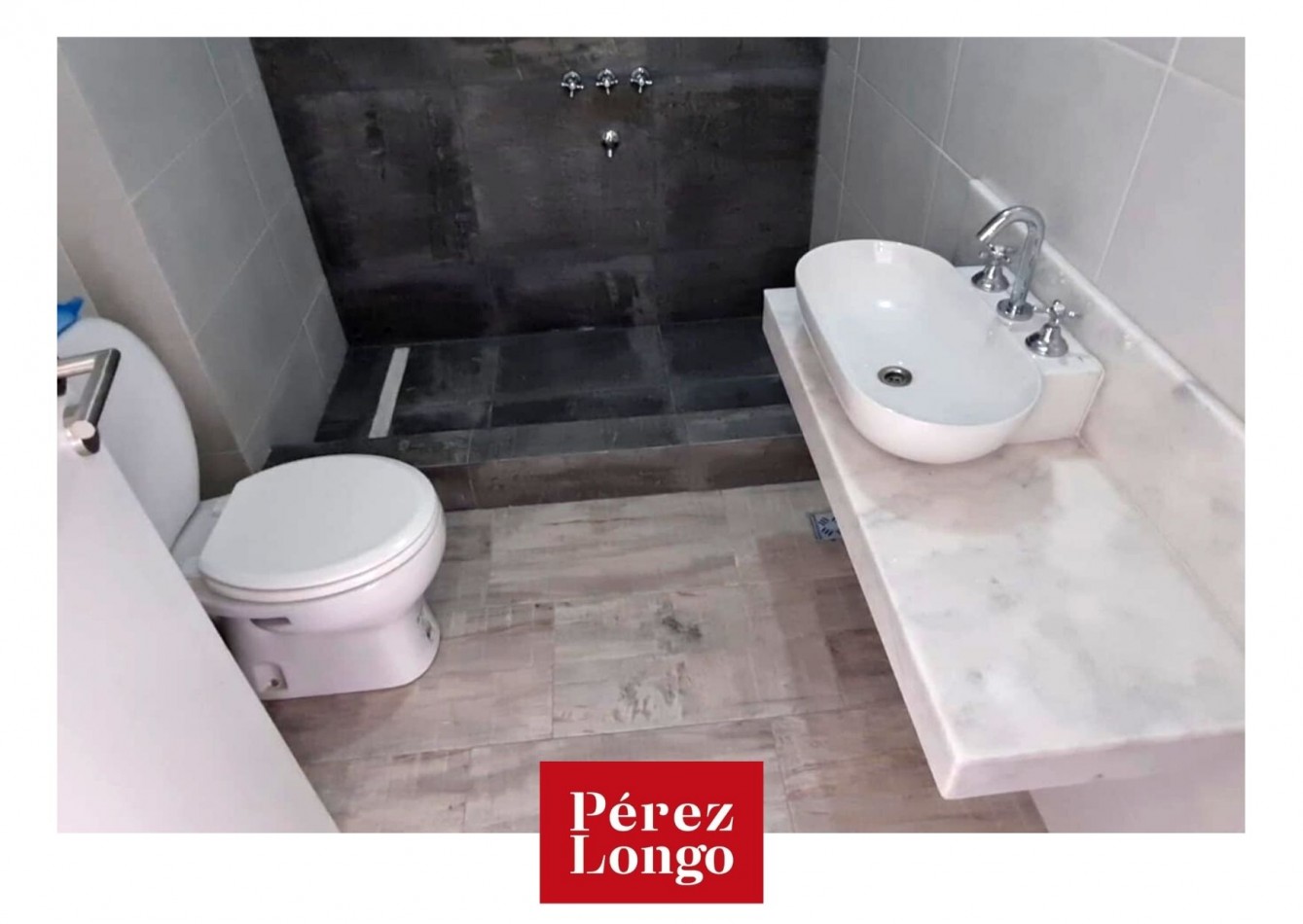DUPLEX 5 AMB CON GARAGE. BARRIO LA FLORIDA