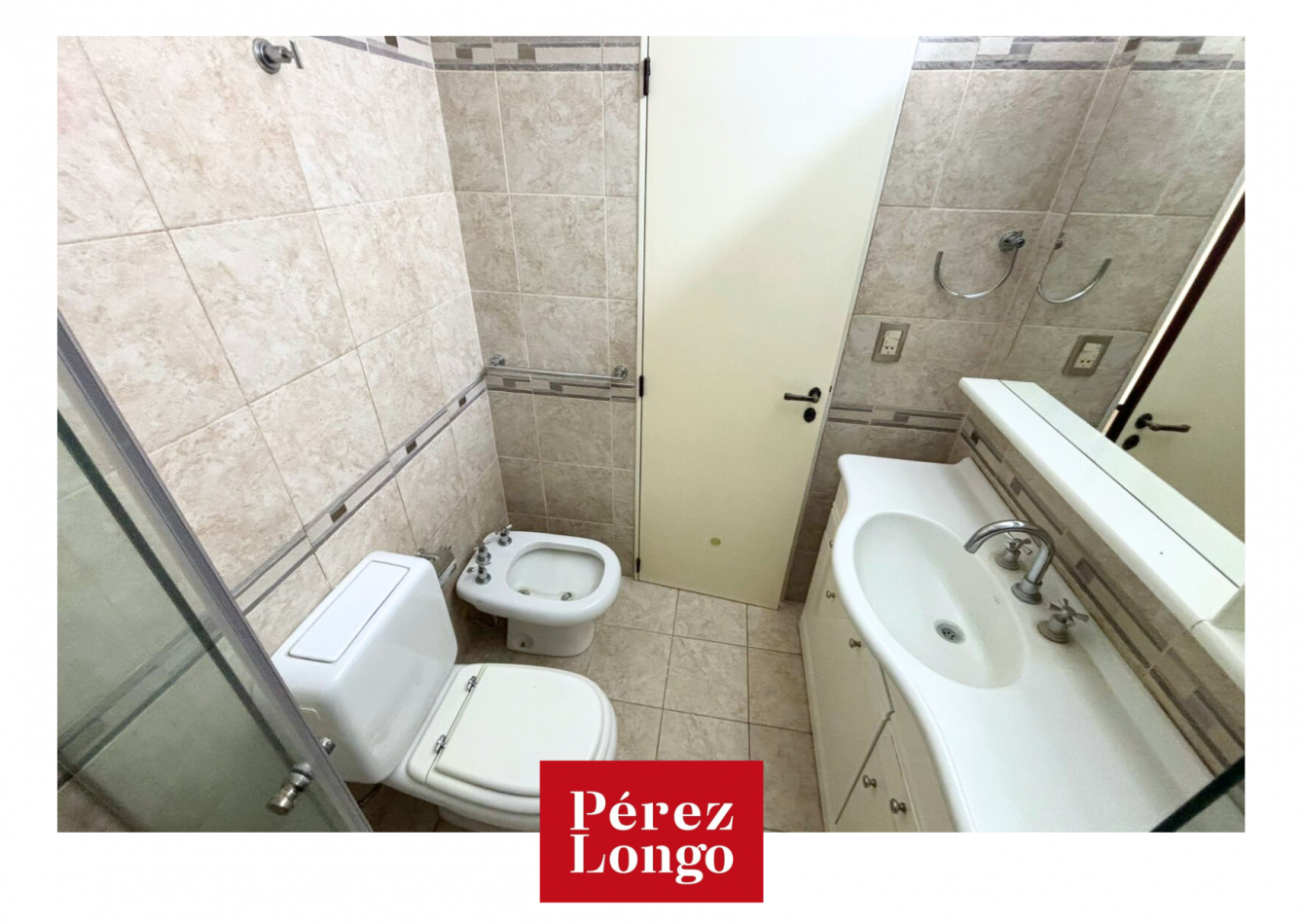 ALQUILER 3 AMBIENTES CON BALCON Y COCHERA