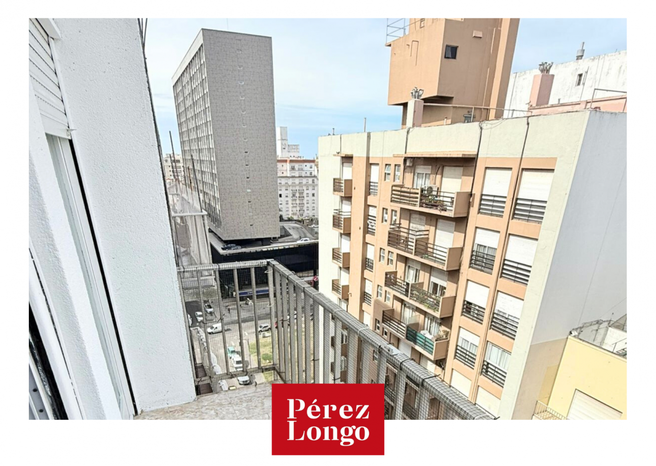 MONOAMBIENTE CON BALCON A LA CALLE