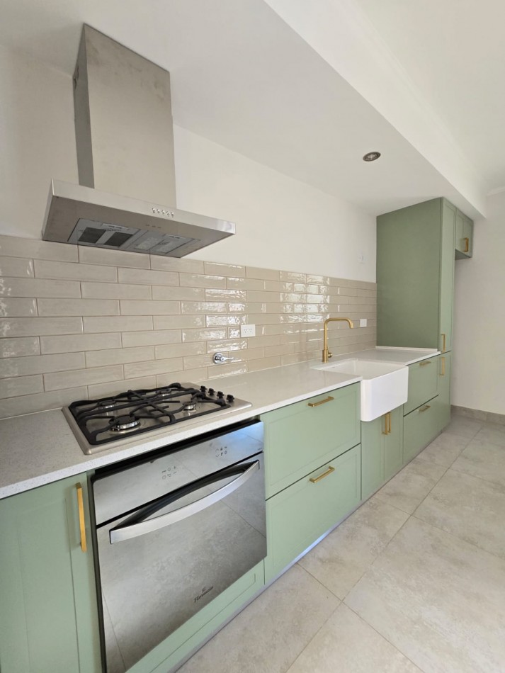 CHALET BARRIO SAN JOSE 4 AMBIENTES RECICLADO