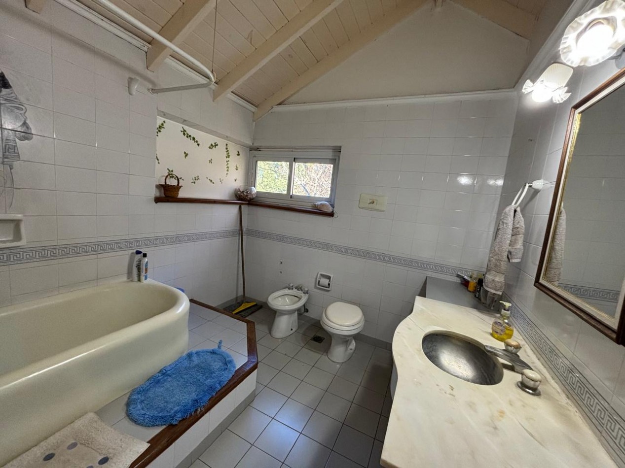 IMPORTANTE RESIDENCIA SOBRE TRES LOTES