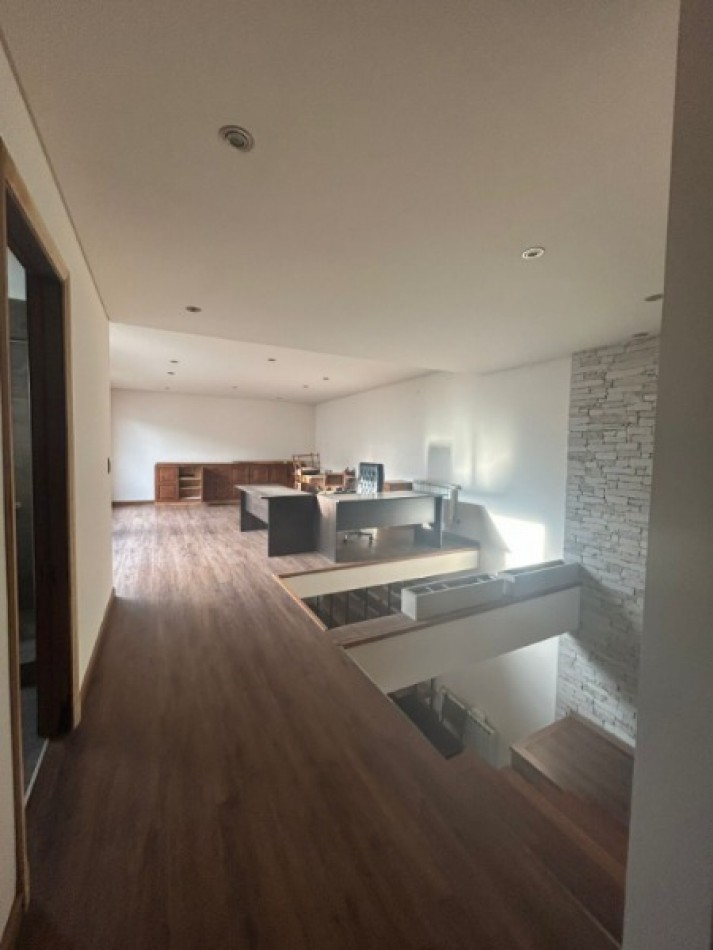 CASA MIIMALISTA UBICADA EN EL  BARRIO RESIDENCIAL  SAN CARLOS 