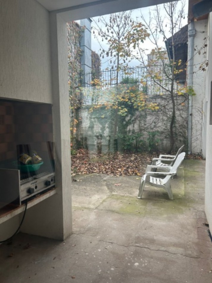 CASA MIIMALISTA UBICADA EN EL  BARRIO RESIDENCIAL  SAN CARLOS 