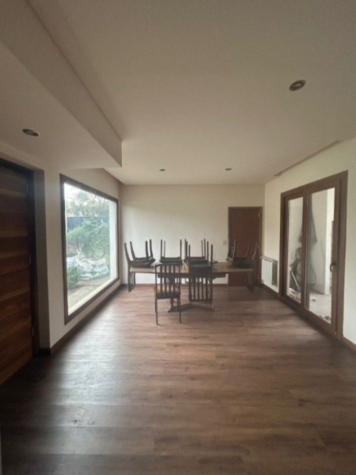 CASA MIIMALISTA UBICADA EN EL  BARRIO RESIDENCIAL  SAN CARLOS 